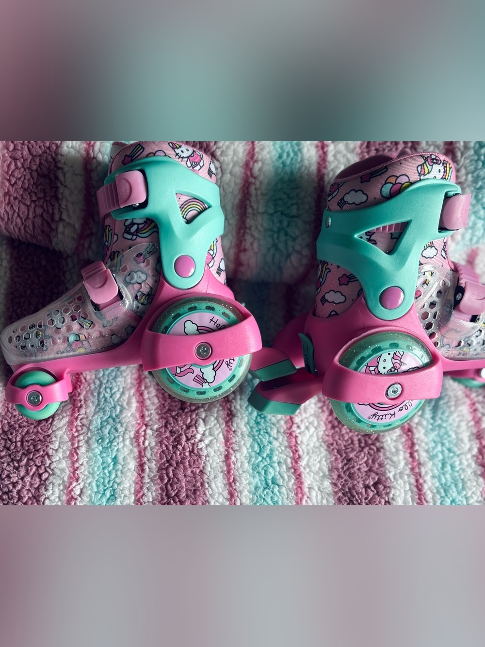 🎀 Hello Kitty 🎀 Pink & Teal Kids Adjustable Roller Skates - Picture 5 of 14